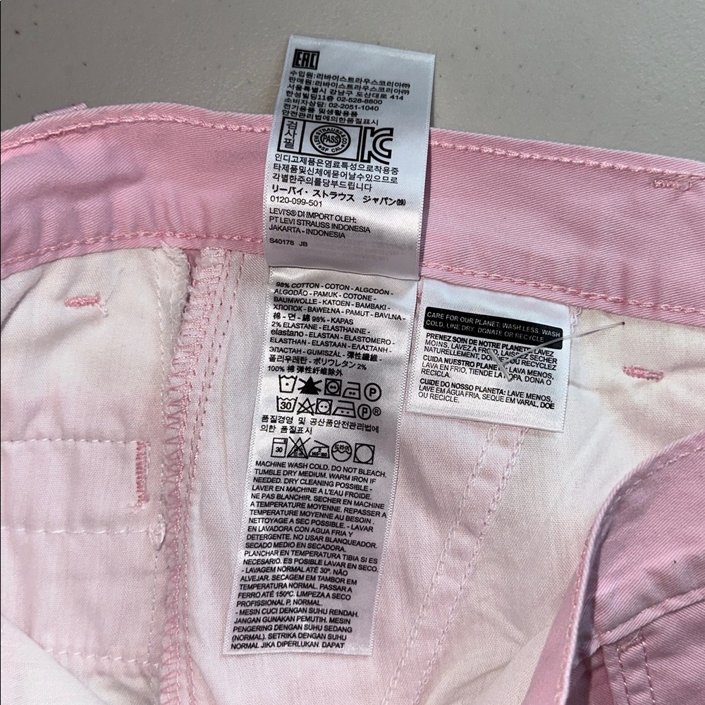 Levi's Light Pink Women's Bermudas - Picture 13 of 14